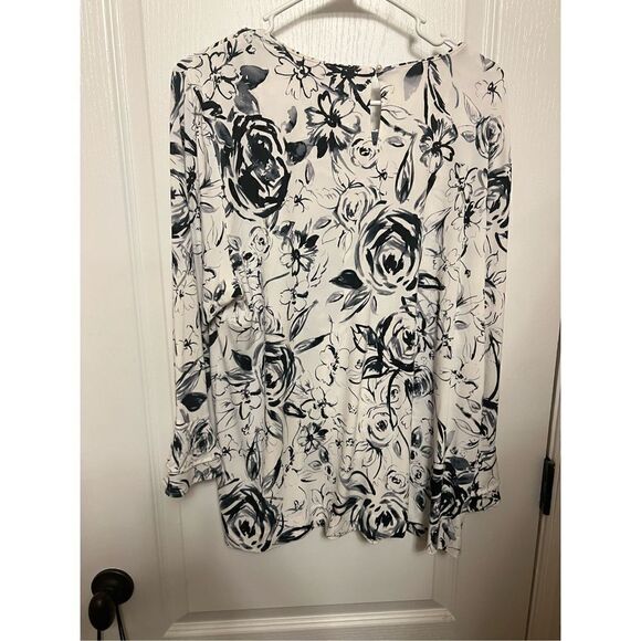 New Karl Lagerfeld Plus Size Knit Top Size XL - Picture 8 of 11